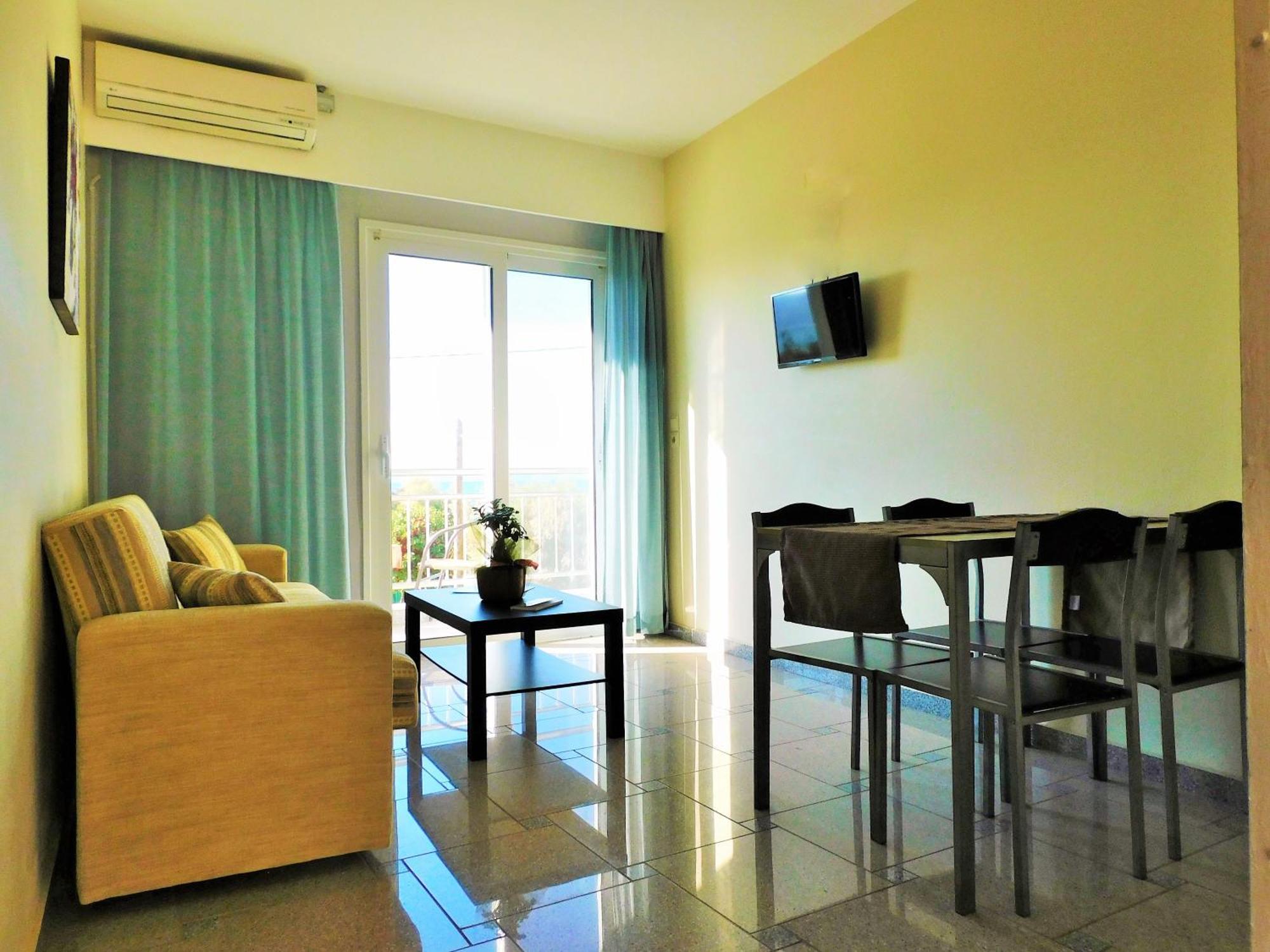 Arisvi All Seasons Hotel Skala Kallonis Extérieur photo